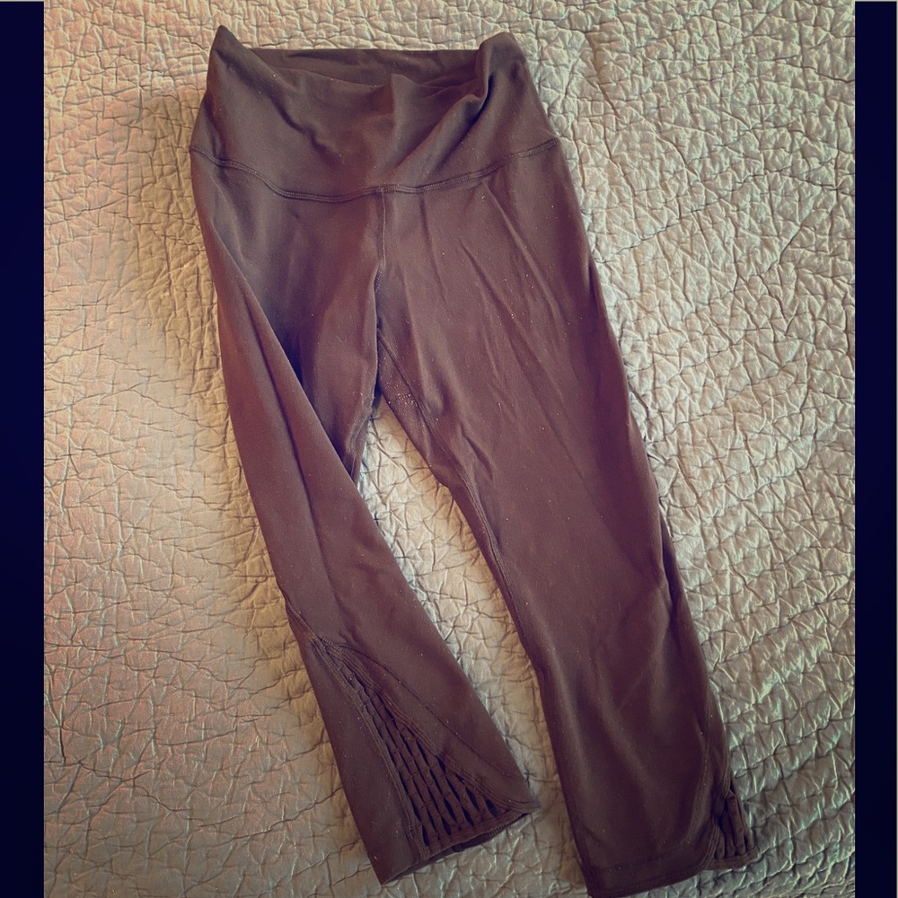 lululemon wunder unders with cut out design